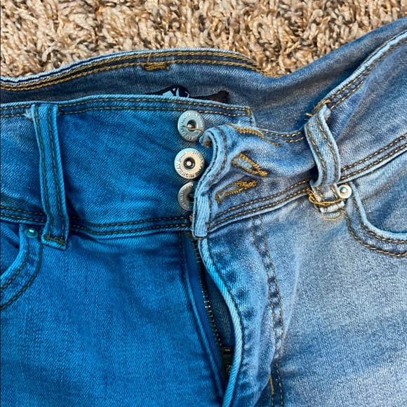 Light jeans - Picture 2 of 3